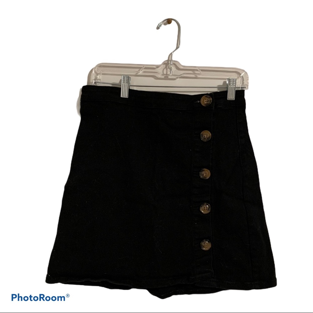 Boohoo Skirt with buttons